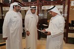سعادة طارش المنصوري يطلع على مدى تطبيق مؤشر السعادة في ادارات محاكم دبي