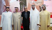 الكاتب والمتحدث المعروف ديباك شوبرا خلال محاضرة يلقيها في دبي