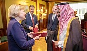  وزير الثقافة يلتقي نائب رئيس الوزراء ووزير الثقافة الروسيين
