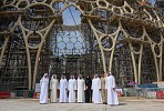 قُبة ساحة الوصل تتزين بتاجها في لحظة تُكلل جهود بناء أهم معالم إكسبو 2020 دبي