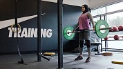 لاعبة الاثقال الاماراتية آمنة الحداد تكسر قواعد الرياضة وتطمح بالوصول إلى الألعاب الأولمبية 2016